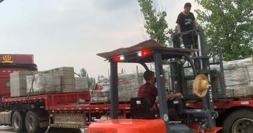 厦门 黄金麻冰裂纹，地铺石装车