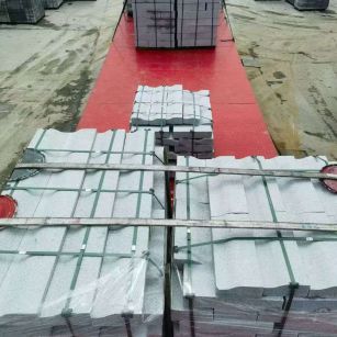 厦门 芝麻白仿形加直形路沿石出货日常