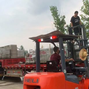 厦门 黄金麻冰裂纹，地铺石装车