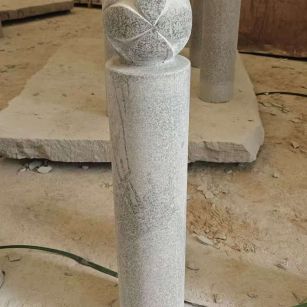 厦门 芝麻白花岗岩石材挡车石柱、停车柱、圆柱挡车柱、方柱挡车柱等