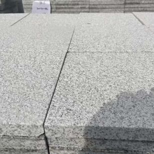 厦门 白麻花岗岩石材推荐 荔枝面地铺石