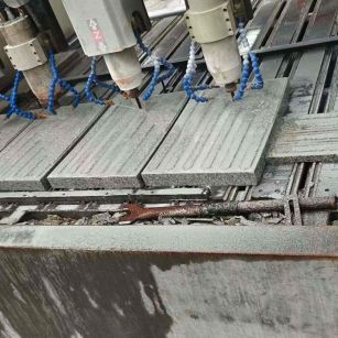 厦门 芝麻白花岗岩荔枝面盲道雕刻