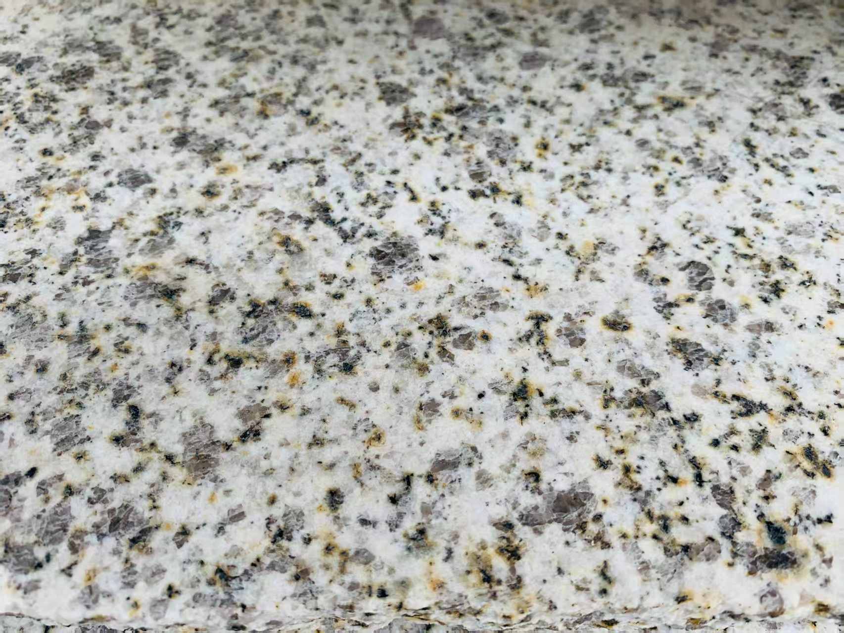 厦门 黄金麻花岗岩石材浅黄光面