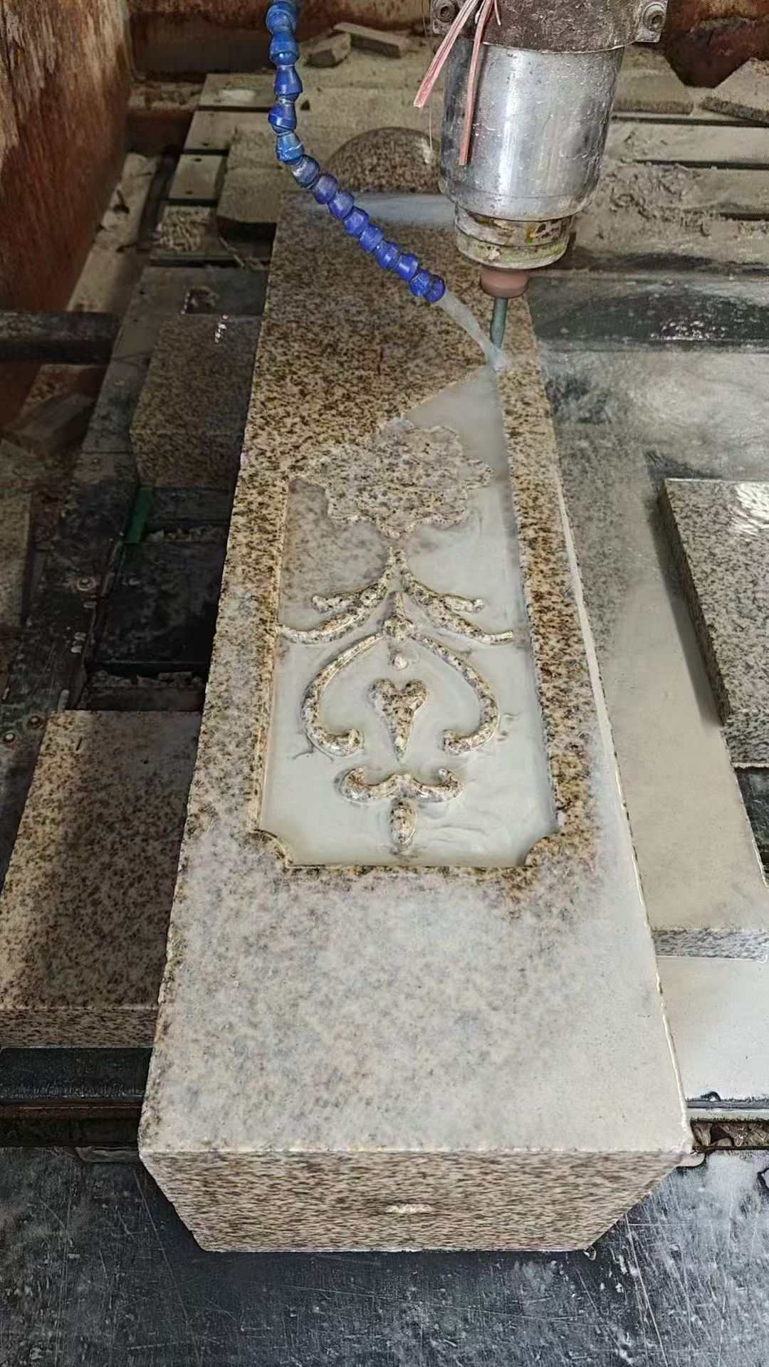 厦门 黄金麻花岗岩异形加工雕刻栏杆大柱