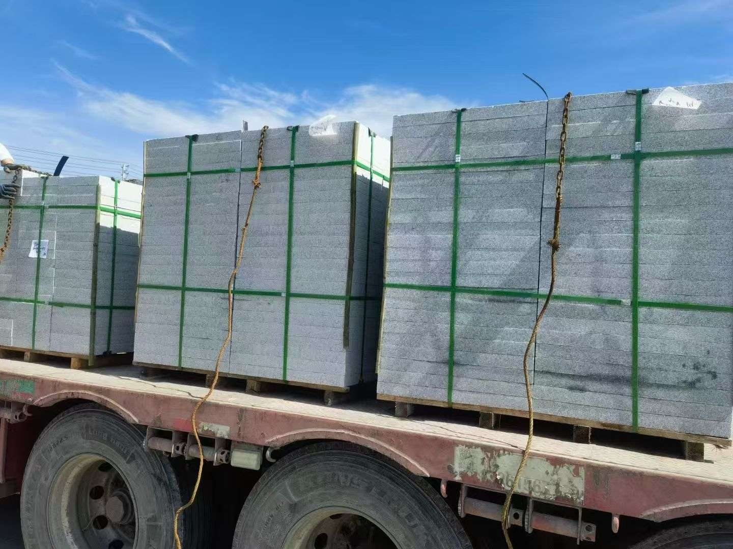 厦门 芝麻白花岗岩地铺石装车日常