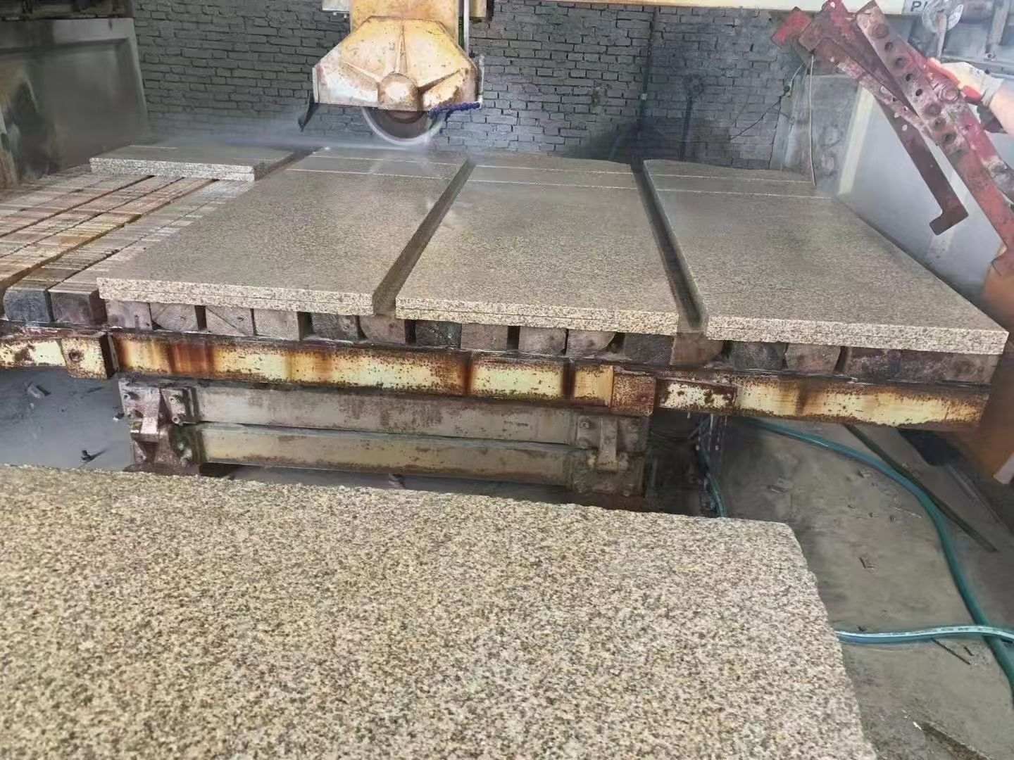 厦门 黄金麻荔枝面成品板加工