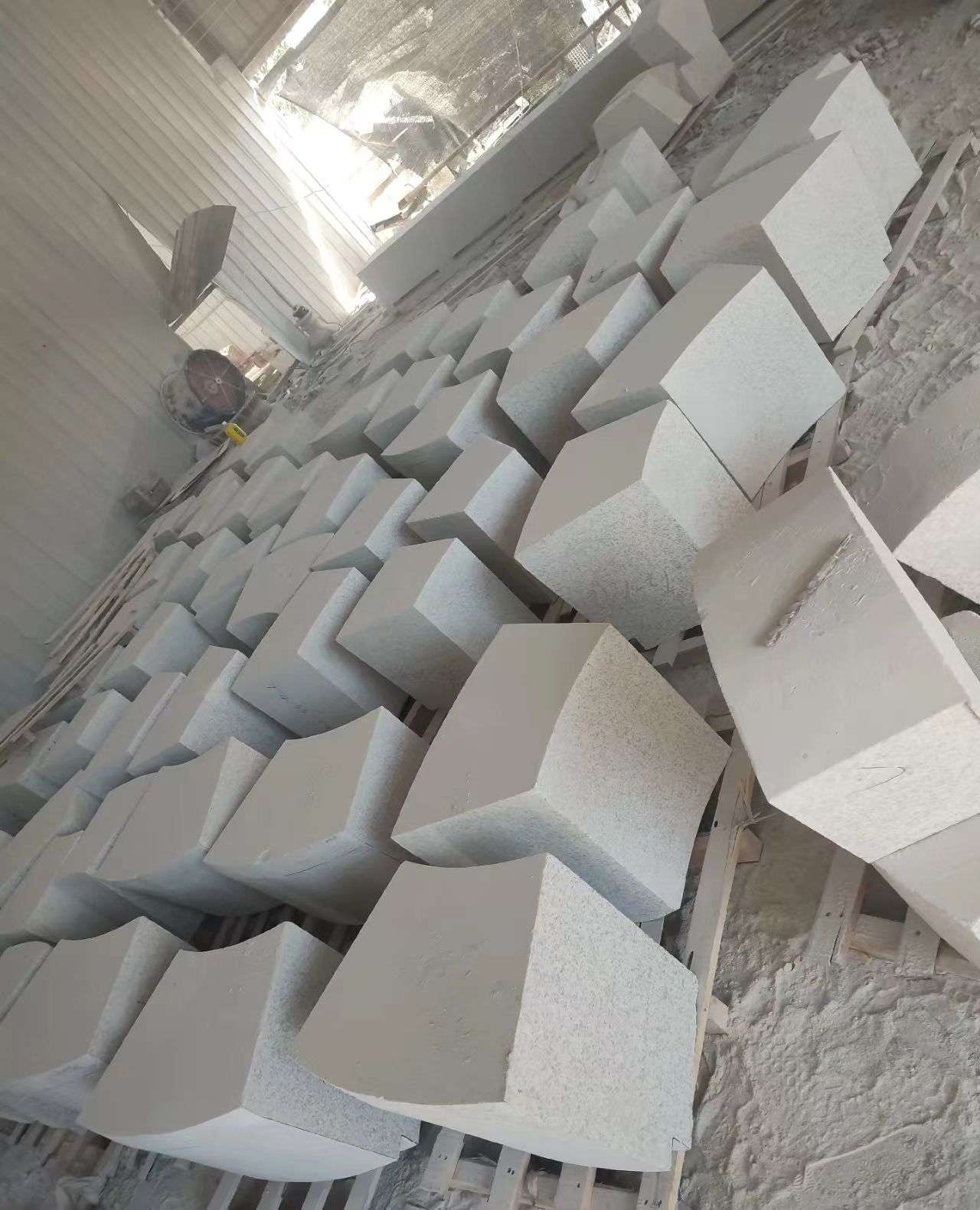 厦门 白麻花岗岩异形坐凳