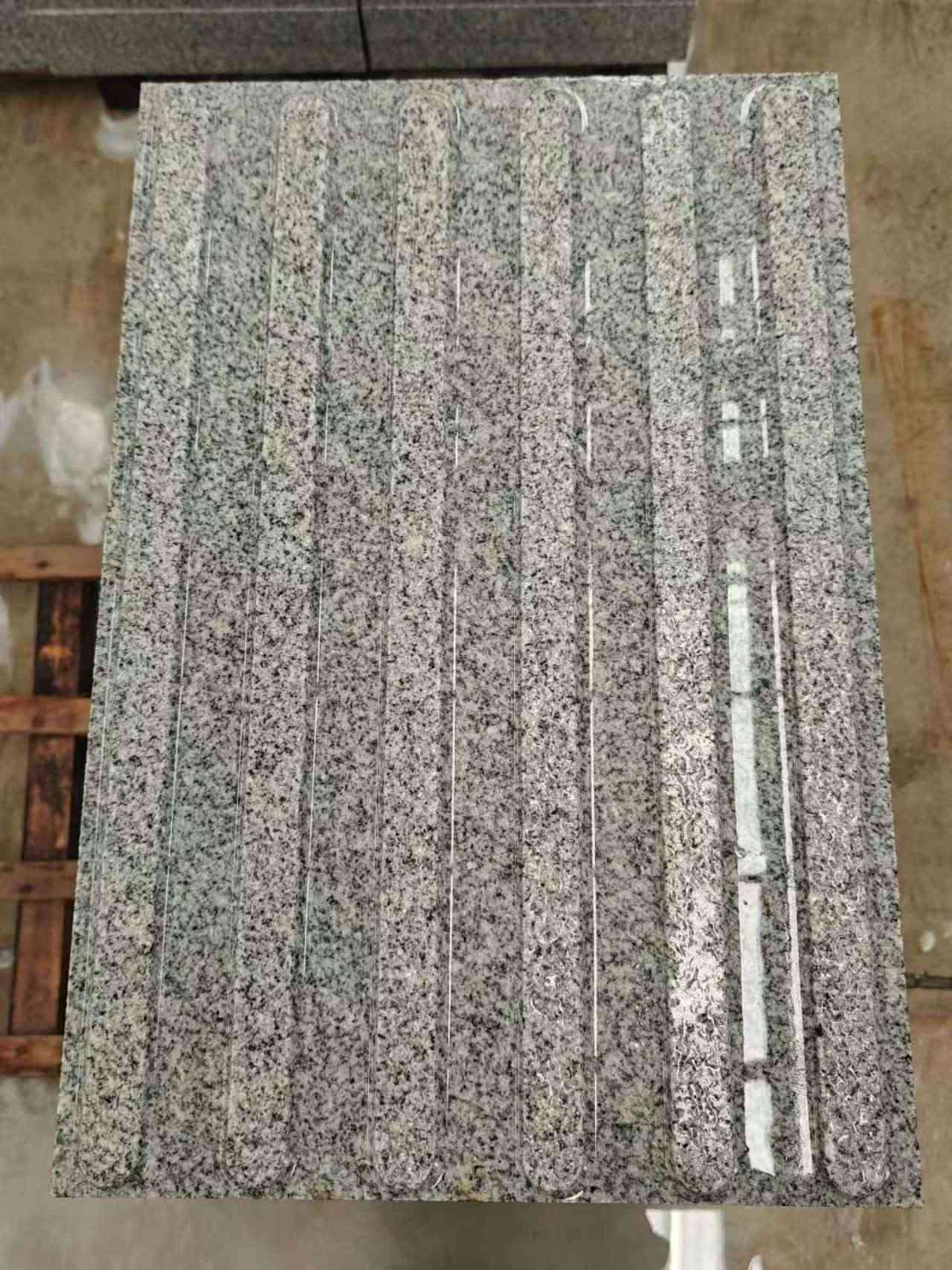 厦门 芝麻白花岗岩荔枝面雕刻盲道，盲条