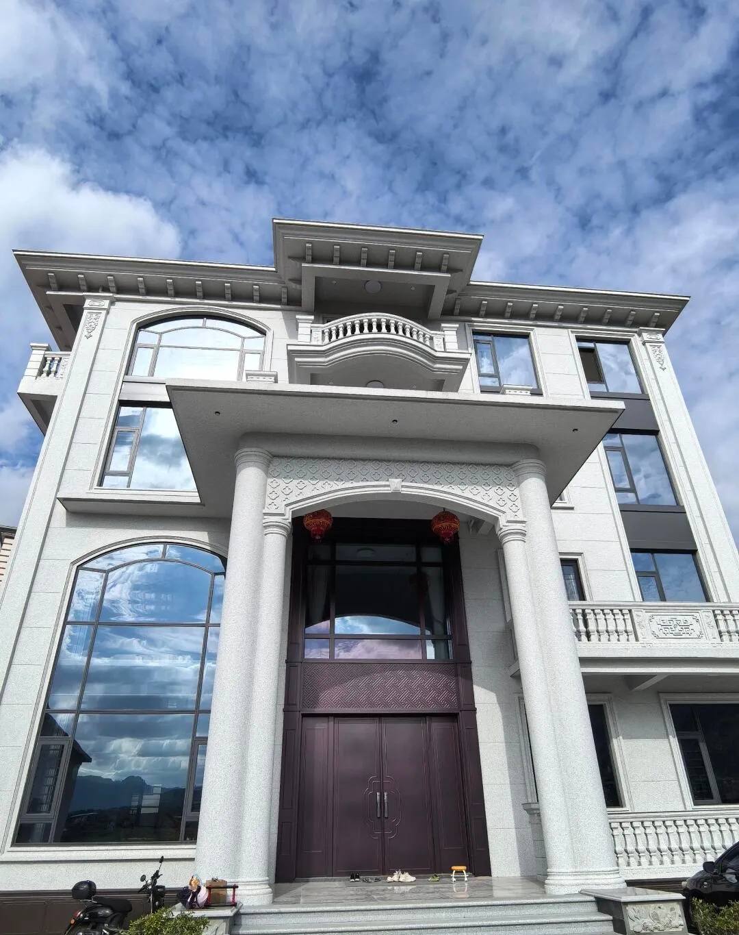 厦门白麻别墅外墙干挂石材效果示例