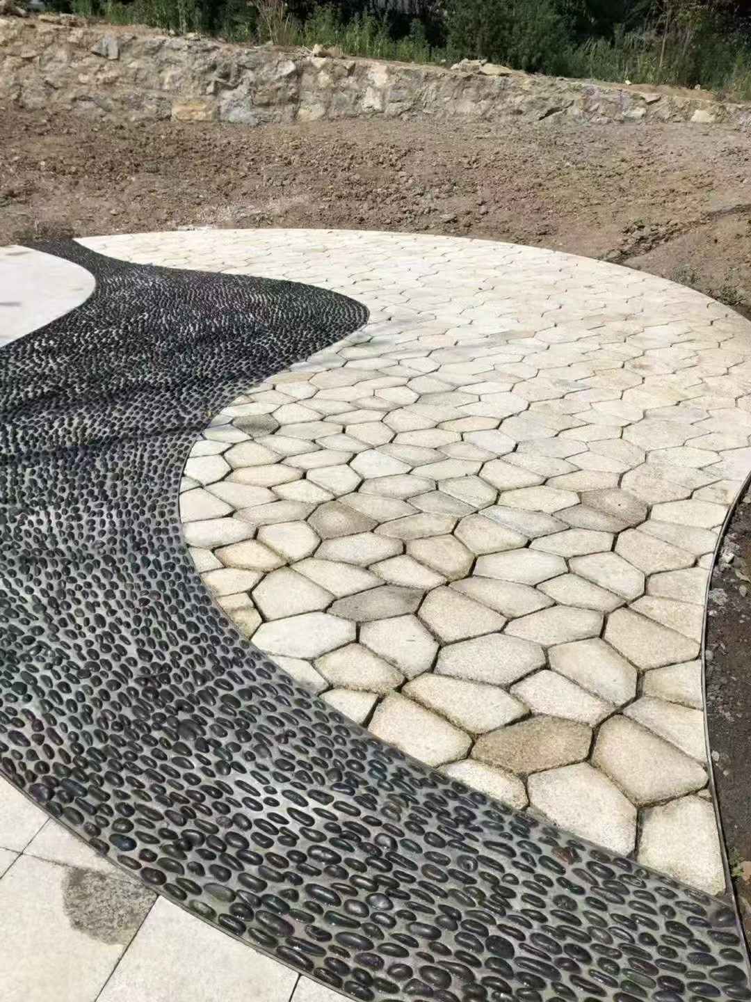 厦门 黄金麻冰裂纹地铺石工地铺装案例