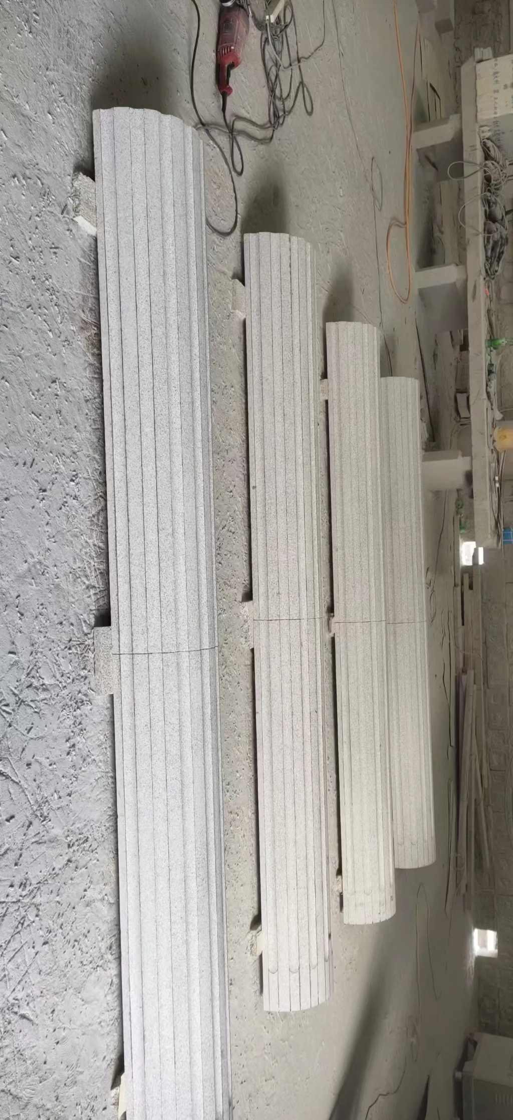 厦门 花岗岩厂家带你看白麻花岗岩门楼大柱柱皮