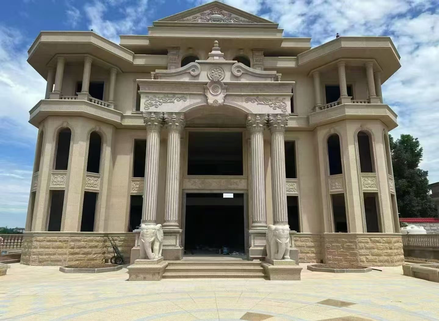 厦门 黄金麻别墅外墙干挂，大柱，大象，蘑菇石，雕花板