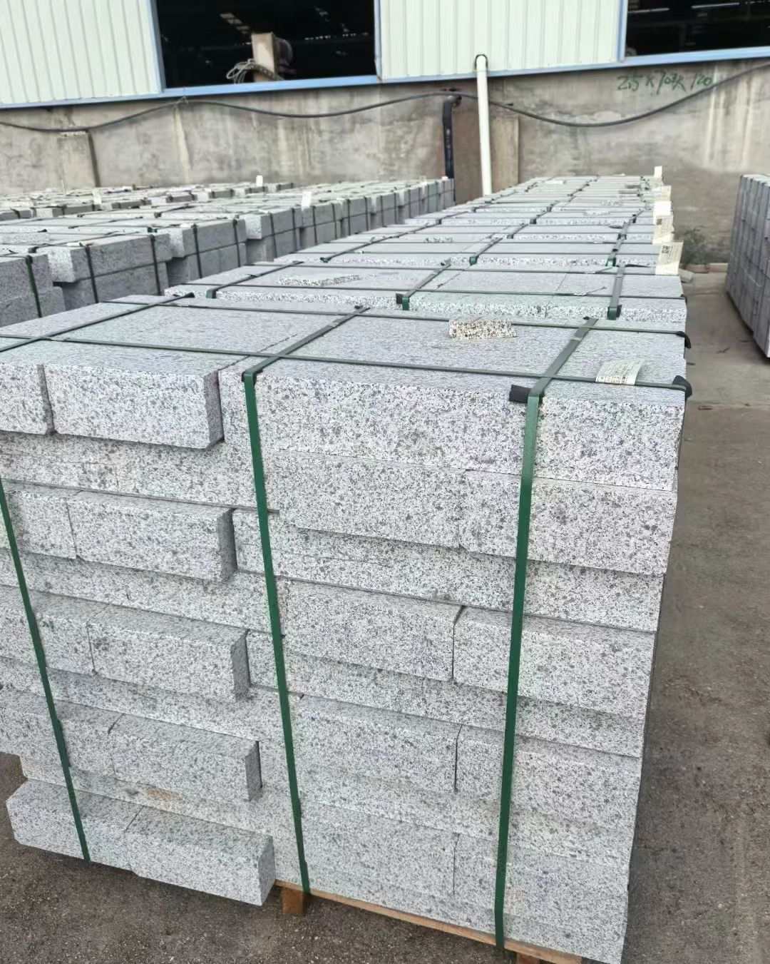 厦门 白麻花岗岩路沿石，弧形路沿石，道牙石，马路牙子，界石，路缘石，平沿石，直岩石，平缘石等