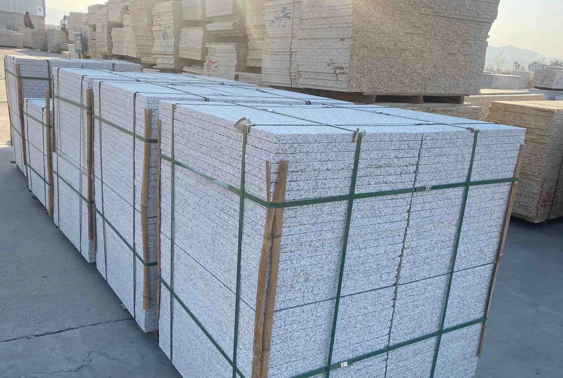 厦门 白麻花岗岩荔枝面地铺石