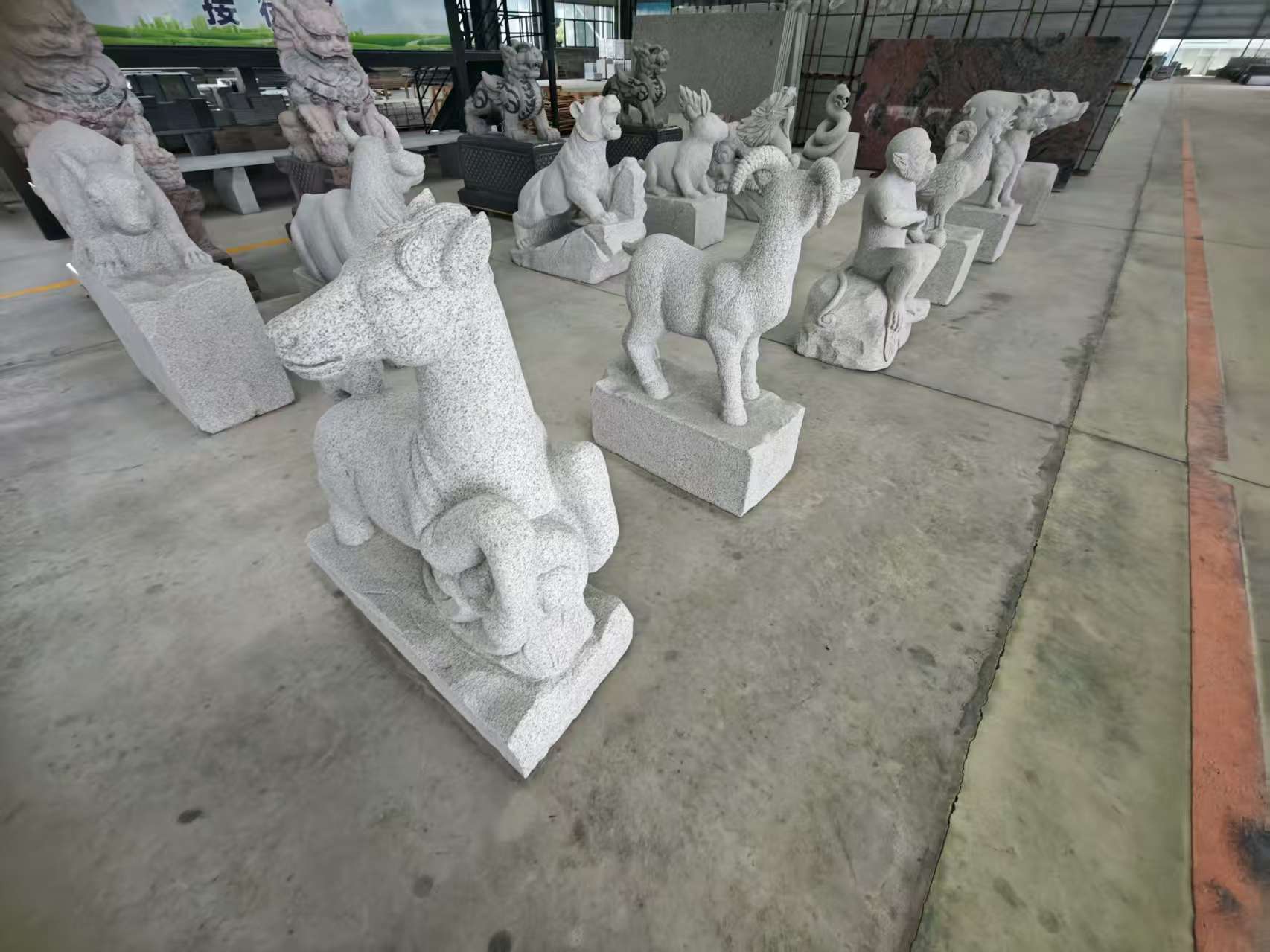 厦门 芝麻白花岗岩造型立体雕刻——十二生肖