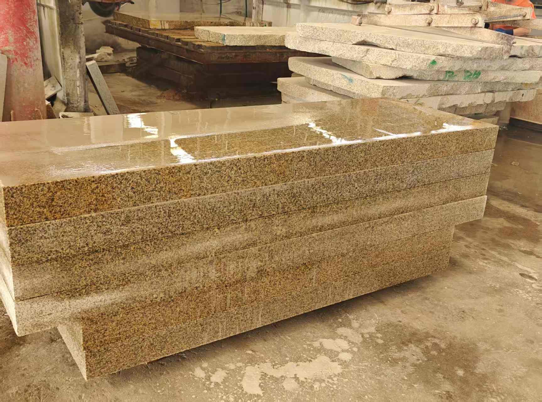 厦门 黄金麻栏杆料半成品加工中